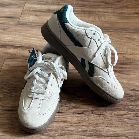Reebok Shoes - NWOT Reebok Cream and Dark Green Classic Sneakers